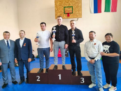 Наласа мәктәбендә көрәш ярышы