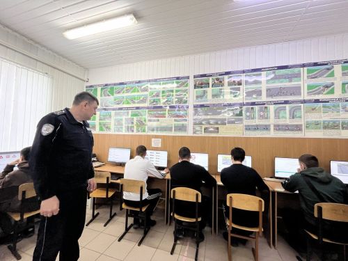 Арчада булачак машина йөртүчеләр осталыкта ярышты