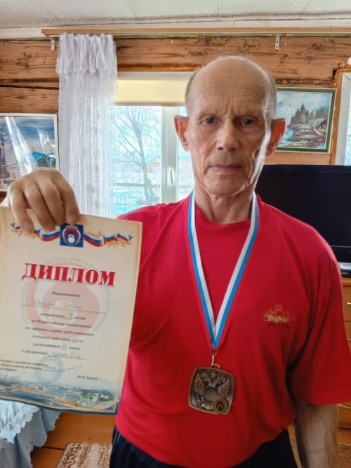 Ветераннар арасында көчле гер күтәрүче Арчадан