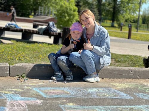 Арча балалары Казансу паркында асфальтта рәсем ясады