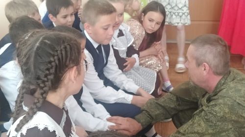 Арчаның 7нче мәктәбендә бик дулкынландыргыч очрашу булды. Күзләр яшьләнде...