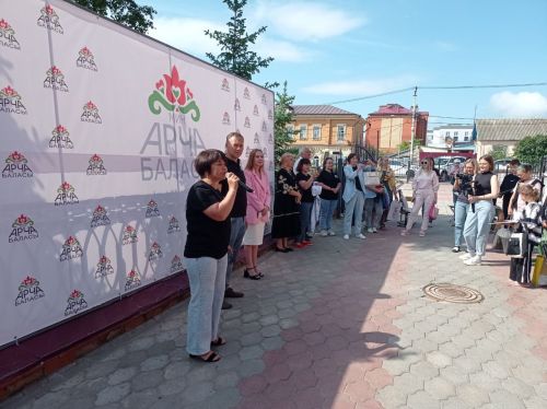 Рәсем сәнгатен сөюче укучылар Арчаның истәлекле урыннарын сурәтләде