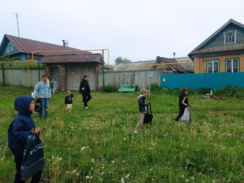 Кечкенә авылларның матур гореф-гадәтләре: әтәч тоту, һәр балага бүләк бирү, иртүк торып йомырка җыю