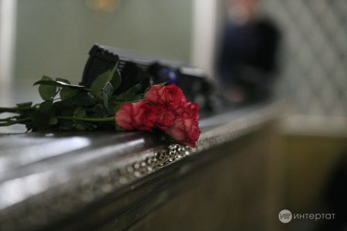 Укытучы мәктәптә аттестат тапшыру тантанасында егылып үлгән