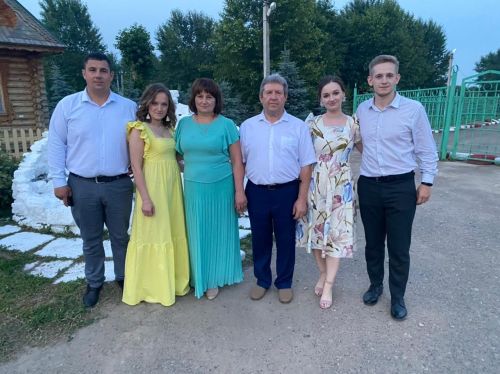 Динар Төхвәтуллин: “Акча югалту берни түгел. Йөзеңне югалтма. Берәүгә дә кирәк булмыйсың. Иң хәтәре шул. Язылмаган закон бу”