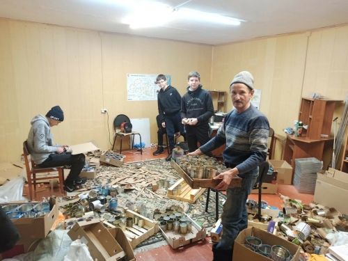 Өч бала белән ялгыз калган Фидаил Хисамиев: «Окоп шәмнәре ясаудан күңелгә рәхәтлек иңә» (»Интертат », Гөлнар Гарифуллина )