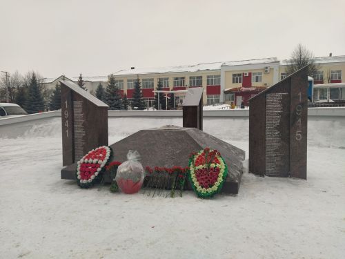 Арчада чәчәкләр салдылар