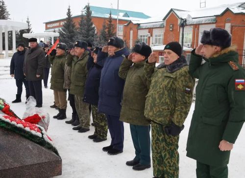 Арчада чәчәкләр салдылар