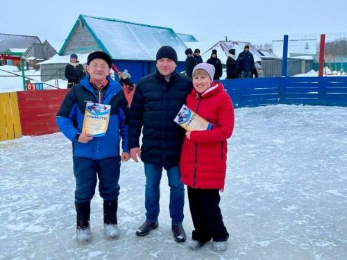 «Ак Барс» агрокомплексы» территориясендә хоккейда ярыштылар