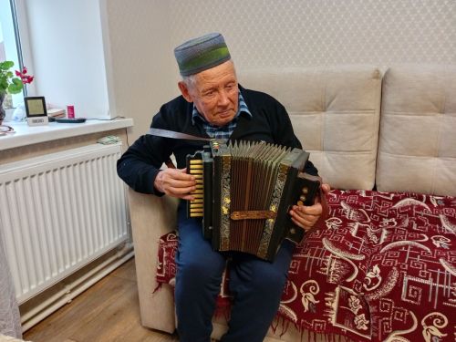 Малай көтә-көтә биш кызлы булдык”