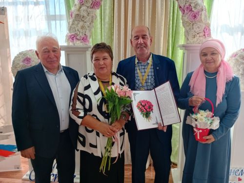 Альберт Хәмидуллин: «Тагын бер кат Рәмзияне сатып алырга туры килде шул»