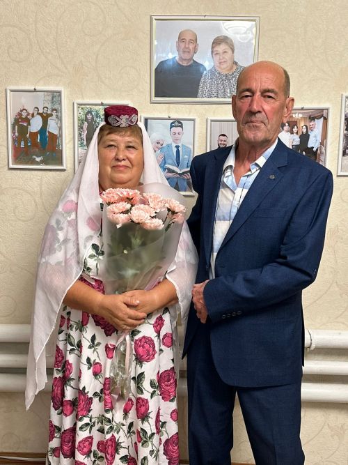 Альберт Хәмидуллин: «Тагын бер кат Рәмзияне сатып алырга туры килде шул»