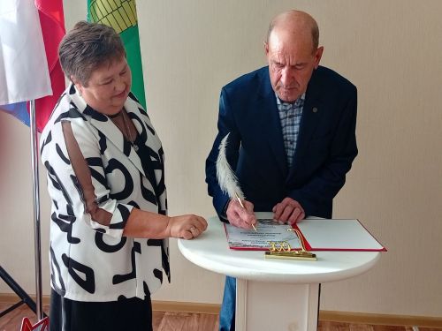 Альберт Хәмидуллин: «Тагын бер кат Рәмзияне сатып алырга туры килде шул»