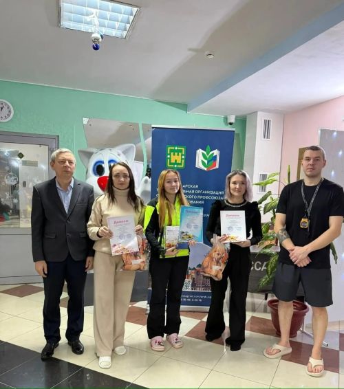 Укытучы, тәрбиячеләр бассейнда