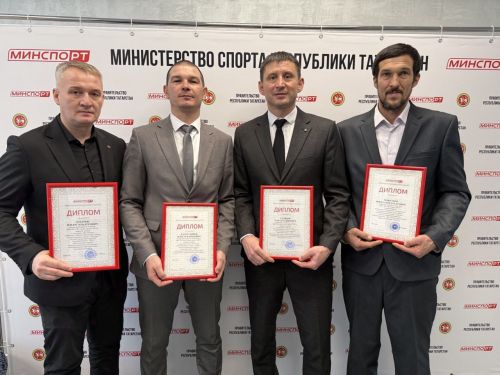 Арча тренерлары бүләкләнде