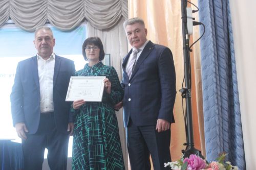 Илшат Нуриев “Курса МТСы“ ширкәтенең район ирешкән уңышларга саллы өлеш кертүен билгеләп үтте
