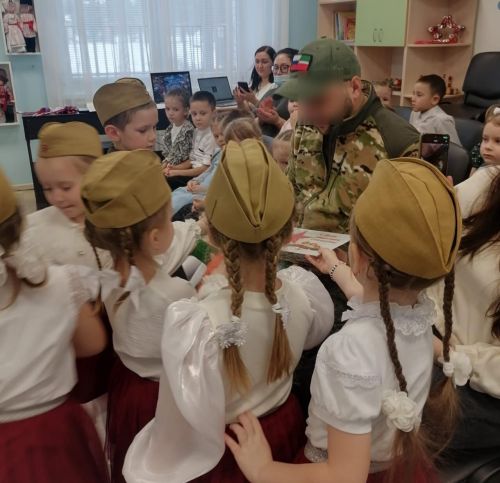 Арчаның 6нчы балалар бакчасында ялга кайткан хәрби белән очрашу үтте