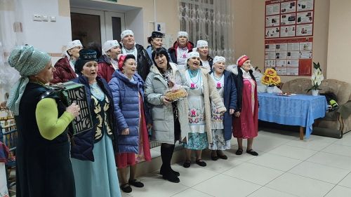 Күршеләр килде