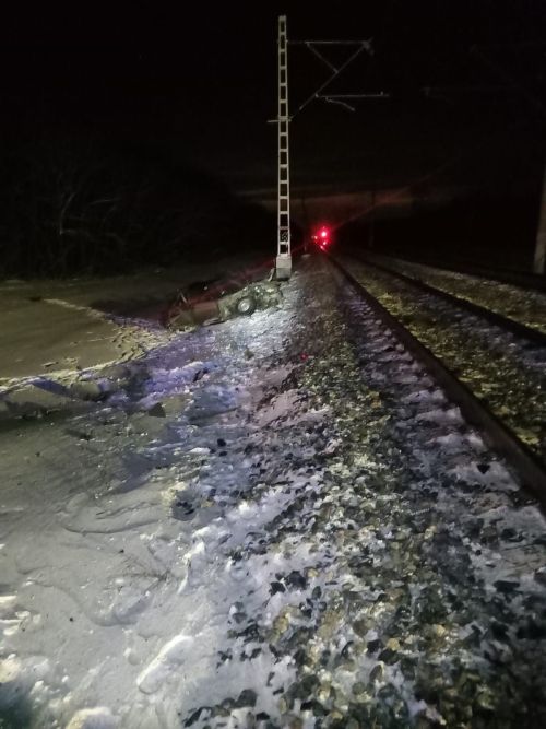 Арчада җиңел машинаны поезд бәреп киткән