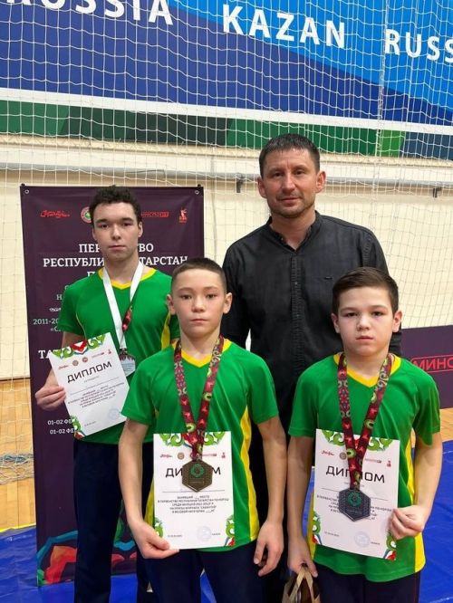 Балалар арасында көрәш буенча Татарстан беренчелегеннән арчалар җиңү белән кайтты