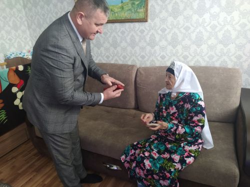 Рәхмәтне безгә түгел, сезгә әйтергә кирәк