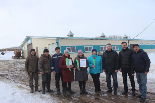 Алдынгыларга бүләкләр тапшырылды