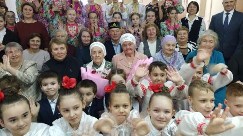 Лесхоз мәктәбендә ветераннарны котладылар