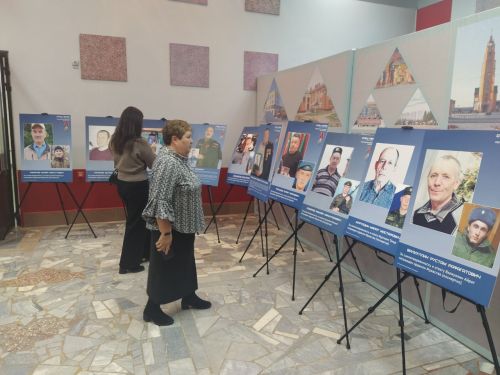 Пока жива память, у нас есть будущее: в Арске открылась выставка «Отец Героя»