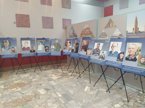Пока жива память, у нас есть будущее: в Арске открылась выставка «Отец Героя»