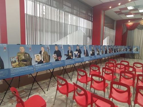 Пока жива память, у нас есть будущее: в Арске открылась выставка «Отец Героя»
