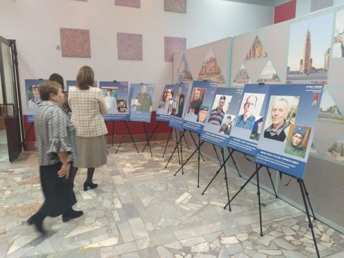 Пока жива память, у нас есть будущее: в Арске открылась выставка «Отец Героя»