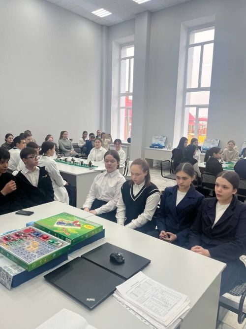 Укучылар имтиханнарга әзерләнә
