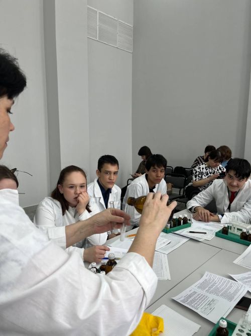 Укучылар имтиханнарга әзерләнә