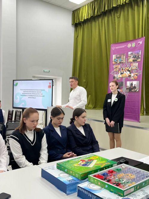 Укучылар имтиханнарга әзерләнә
