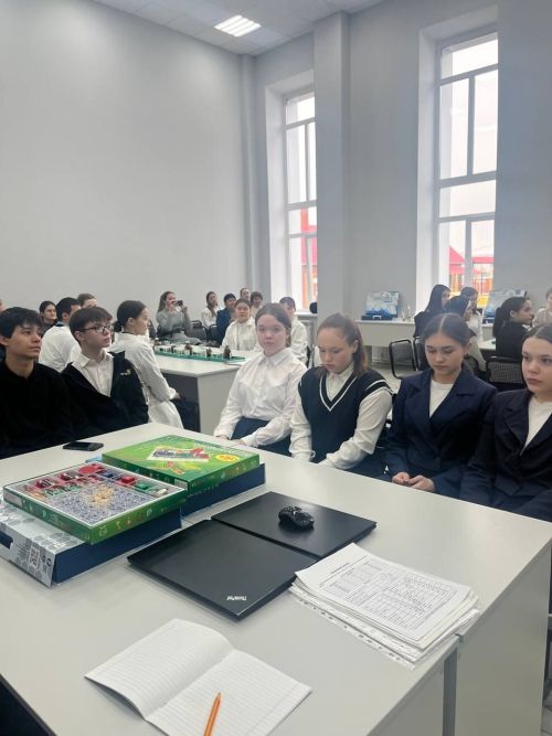 Укучылар имтиханнарга әзерләнә