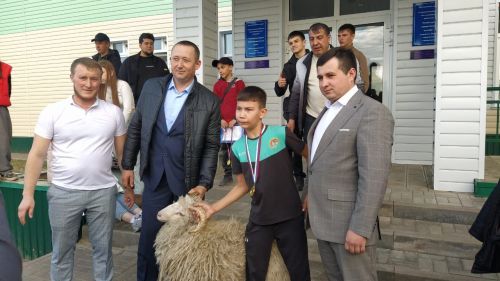 Наласа авылында үткән көрәш ярышында кемнәр иганәчелек итте?