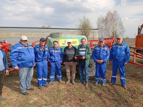 Апрельдә башланган җәй