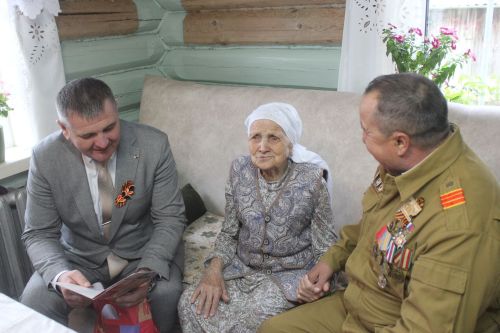 Ветераннарга бүләкләр