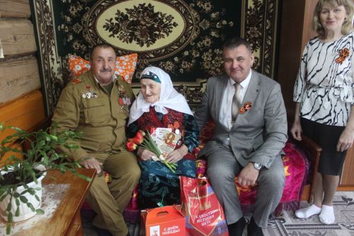 Ветераннарга бүләкләр
