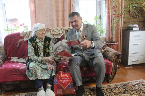 Ветераннарга бүләкләр
