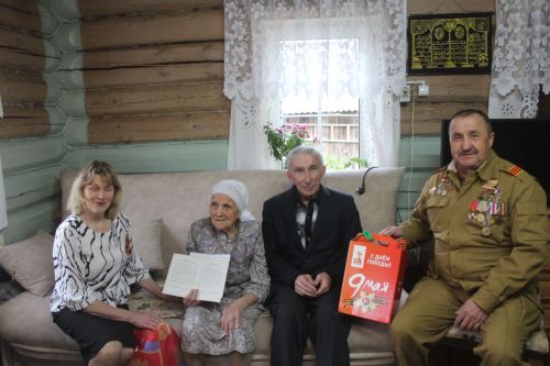 Ветераннарга бүләкләр
