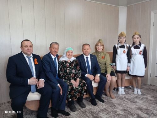 Ветераннар, сезгә тиеш әле бик күп язлар...