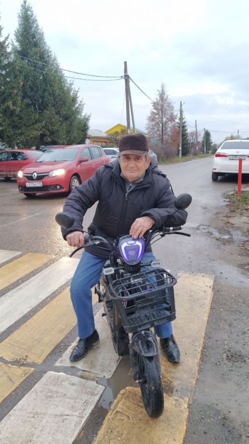 Безнең фотографка 80 яшь. Ышанмыйбыз! Әмма чын күңелдән котлыйбыз!
