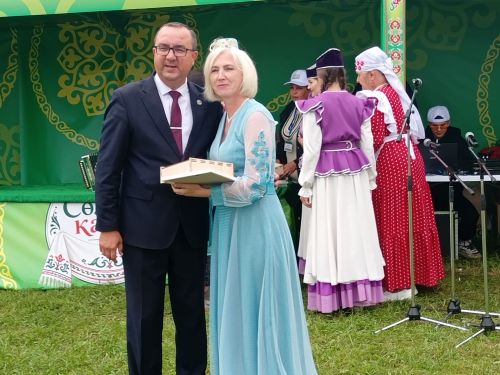 Бөтен Ташкичүне шаулатып быел янәдән «Сөлгеле капка» ачык фольклор фестивале узды