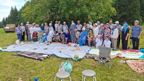 Тарихи очрашу: «26» авылы кешеләре кабат берләште