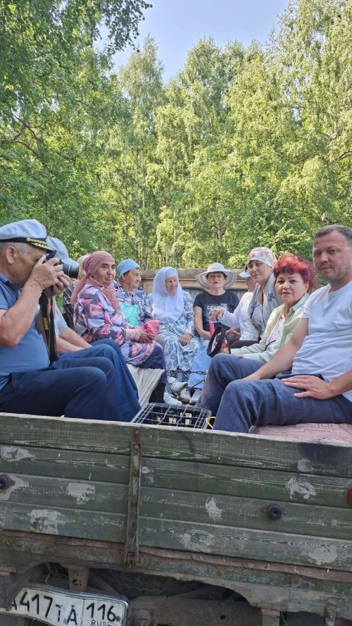 Тарихи очрашу: «26» авылы кешеләре кабат берләште