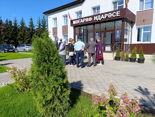 Мәгариф учреждениеләрен ныклап төзекләндерү барышы белән таныштылар