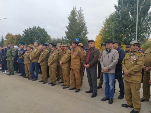 Яңа Кенәрдә сугышчан хәрәкәтләрдә катнашучылар хөрмәтенә ясалган һәйкәл ачылу