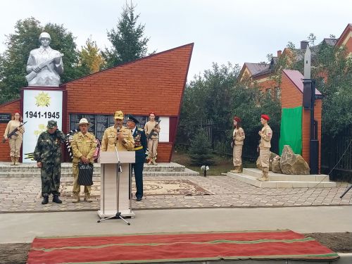 Яңа Кенәрдә сугышчан хәрәкәтләрдә катнашучылар хөрмәтенә ясалган һәйкәл ачылу