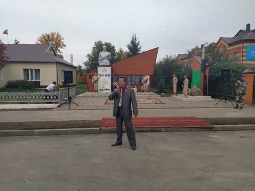 Яңа Кенәрдә сугышчан хәрәкәтләрдә катнашучылар хөрмәтенә ясалган һәйкәл ачылу